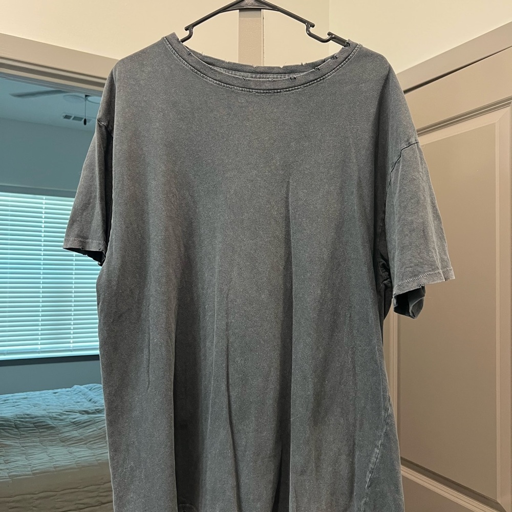 BDG Gray Distressed Short Sleeve Tee with Crew Neck
